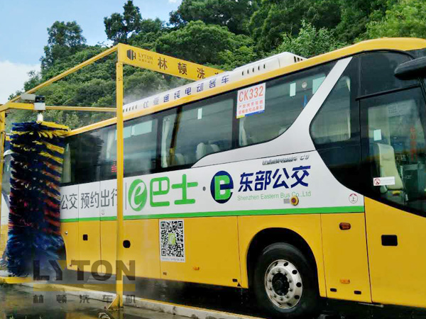 “让出行更美好”东部公交EBUS选择林顿大型通道式电脑大巴洗车机