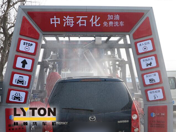 全自动电脑洗车机安装场所之加油站!提升油站高品质服务的企业形象，有利于口碑传播！